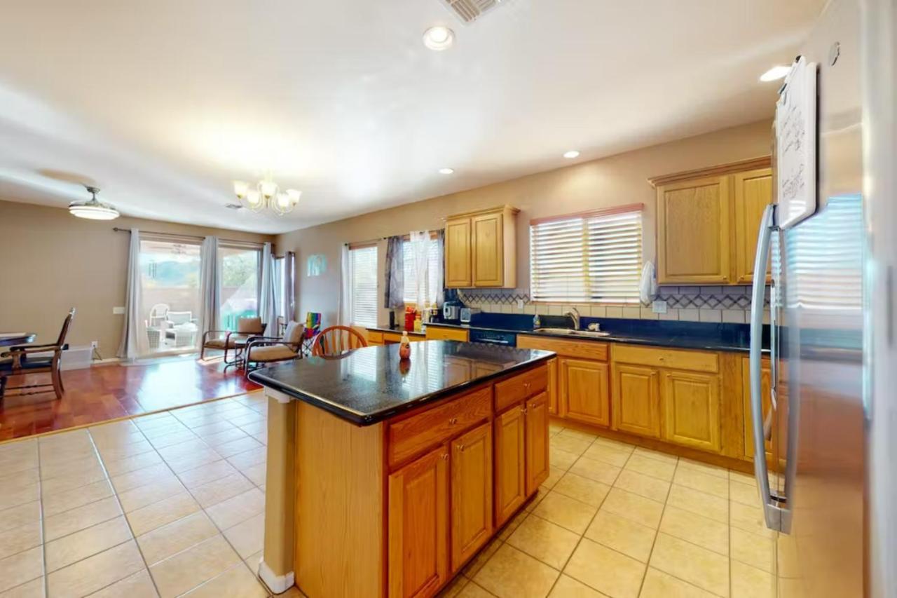 New! Stunning Peaceful Peoria Home - Very Close To Sports Complex Exteriör bild